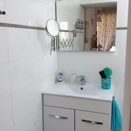 Apartman House With Your Feet In The Water, Between Forest And - Agay