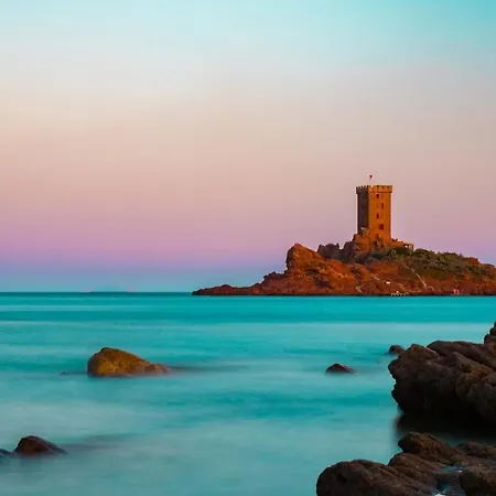 House With Your Feet In The Water, Between Forest And - Agay