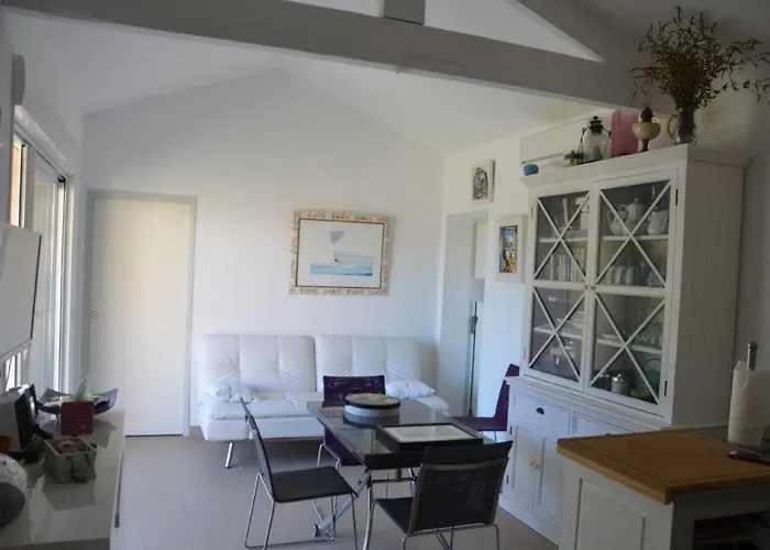 House With Your Feet In The Water, Between Forest And - Agay Saint-Raphaël