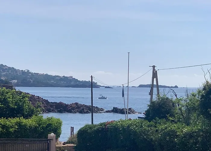 House With Your Feet In The Water, Between Forest And - Agay Apartment
