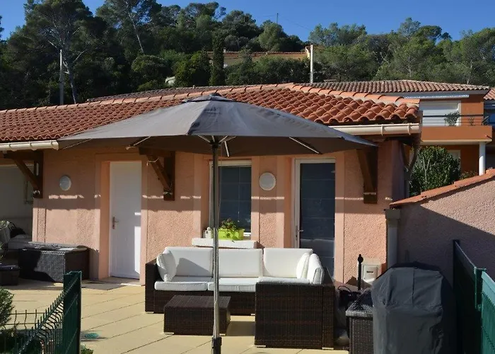 Apartment House With Your Feet In The Water, Between Forest And - Agay
